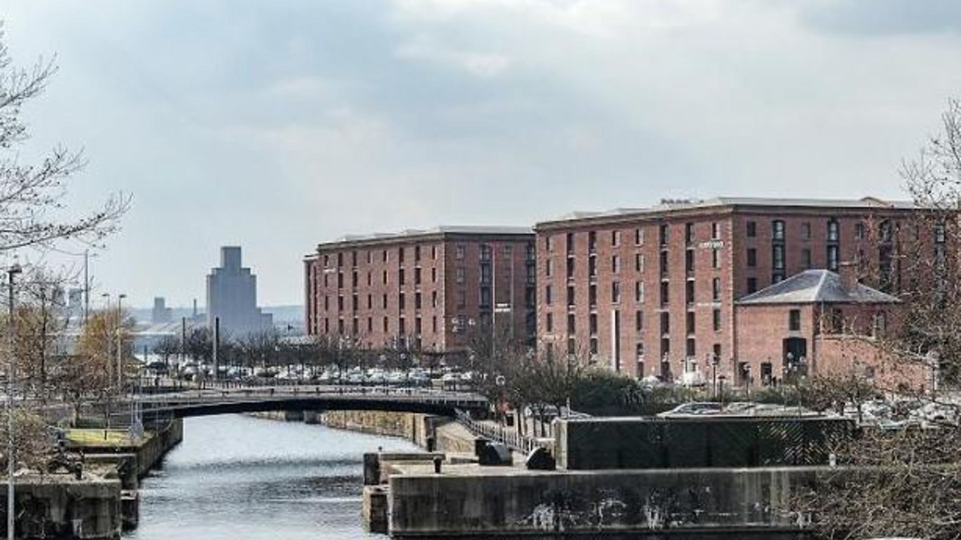 The Cargo Building — photo 2