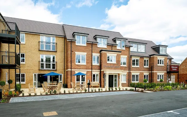 Atterbury Lodge, Newport Pagnell, Buckinghamshire, photo 1