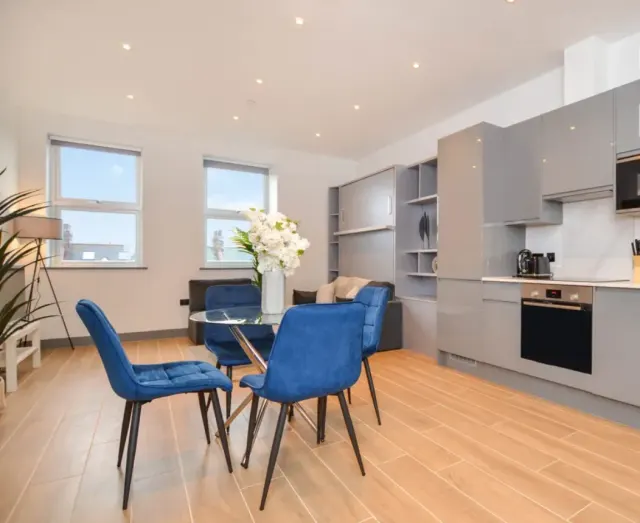Avenir Court, photo 3