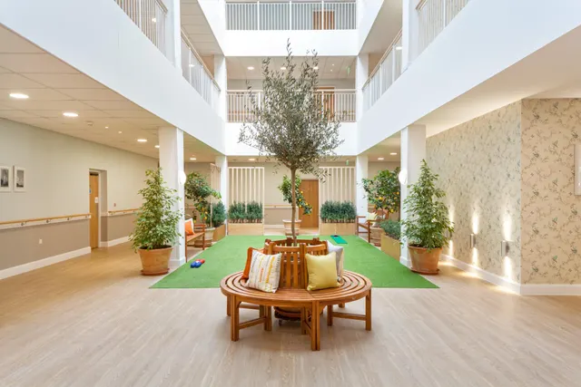 Bowes Lyon Court, photo 3