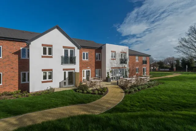 Burrstone Grange, photo 2