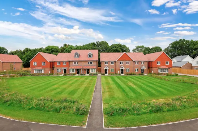 Burstow Grove, photo 2