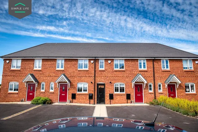 Coppenhall Place, photo 3
