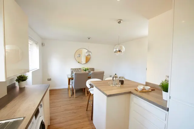 Cross Heath Grove, photo 2