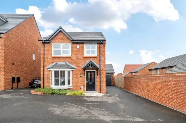 East Hollinsfield, Middleton, Greater Manchester, photo 1
