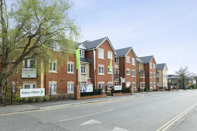 Edward Place, Walton-on-Thames, Surrey, photo 1