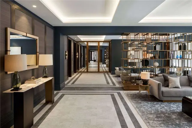 Knightsbridge Gate, photo 2
