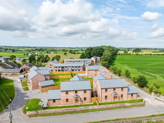 Manor Farm, Crofton, photo 3