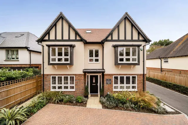 Martlet View, Burgess Hill, West Sussex, photo 1