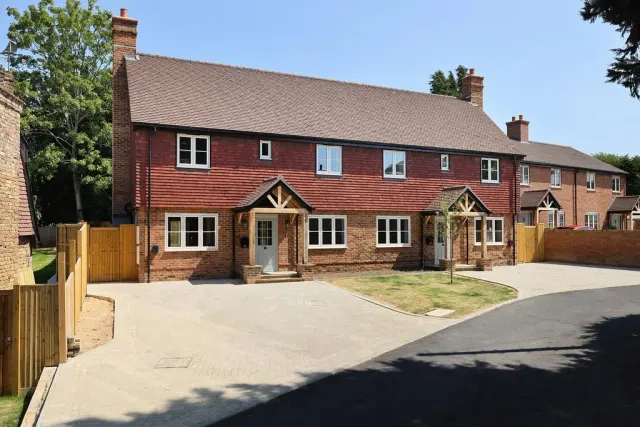 Paddock Grove, Surrey