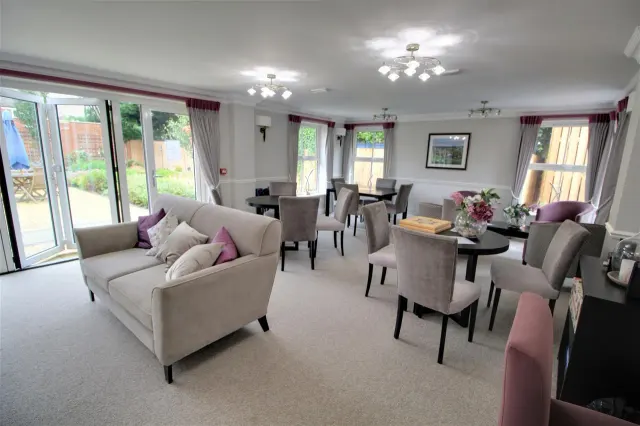 Peel Lodge, photo 2