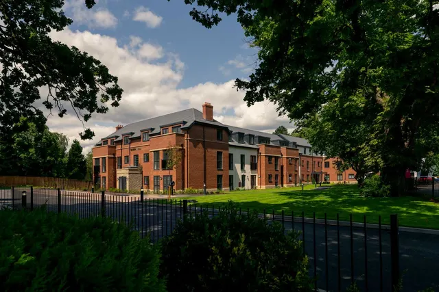 Queens View, Stockport, Greater Manchester, photo 1