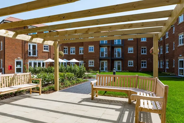 Southborough Gate, photo 3