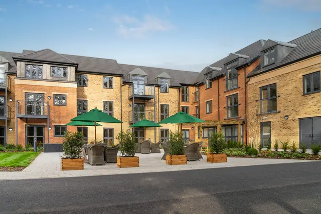 Springs Court, photo 3