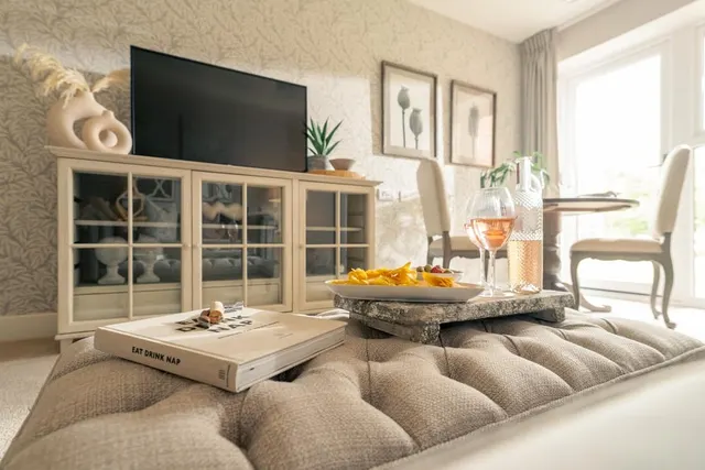 Stowe Place, photo 3