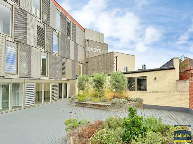 Tayfen Court, photo 2