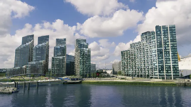 Upper Riverside, Greenwich, London — photo 1