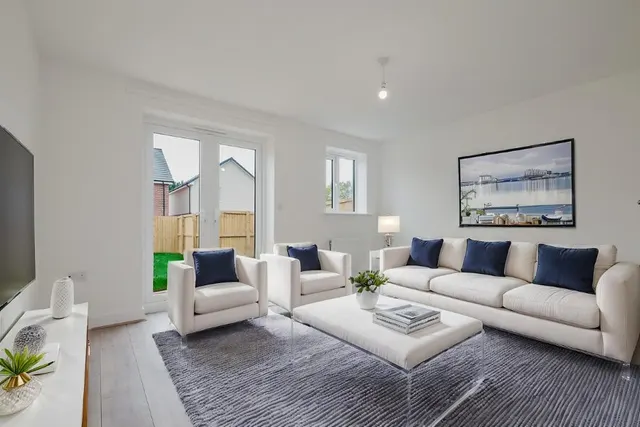 Waterside Crescent, photo 3