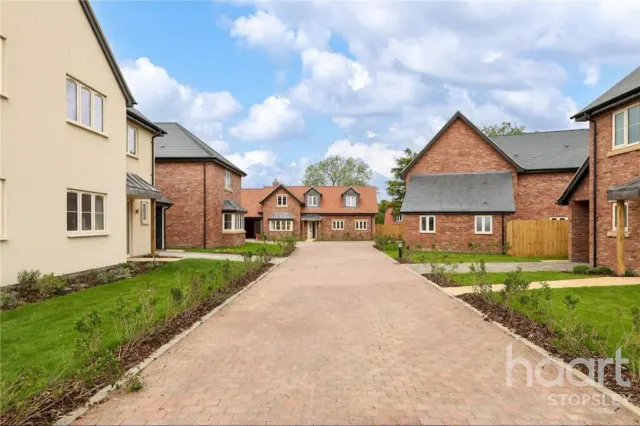 West Croft, photo 2