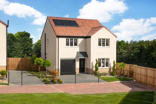 Edmonstone Village, photo 3