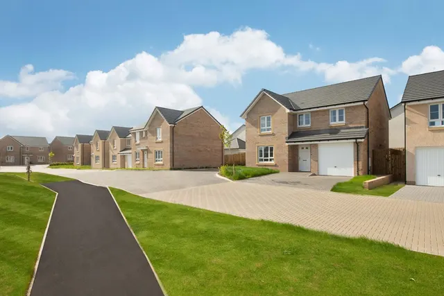 Burnbrae Meadow, Winchburgh, West Lothian — photo 1