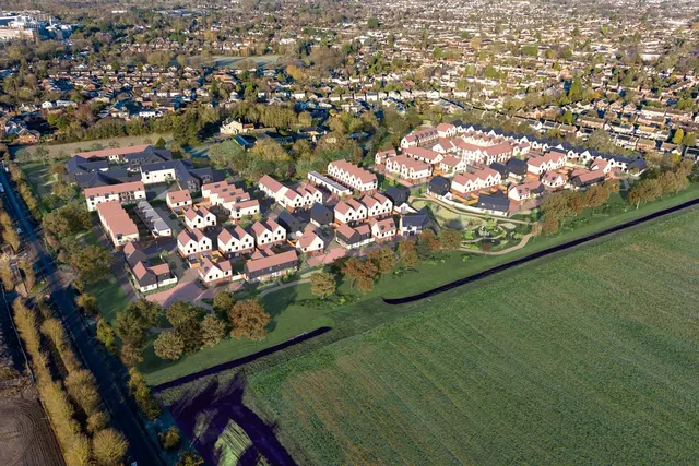 Netherhall Gardens, Cambridge, photo 3