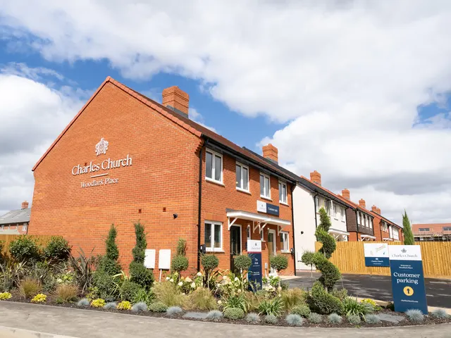 Woodlark Place, Newbury, Berkshire — photo 1