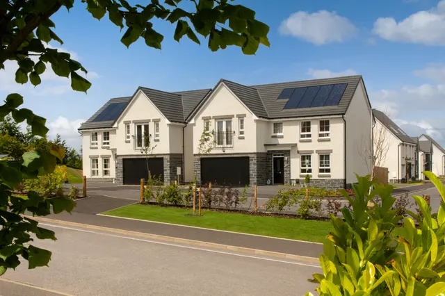 DWH @ Eaglesham View, Jackton, South Lanarkshire — photo 1