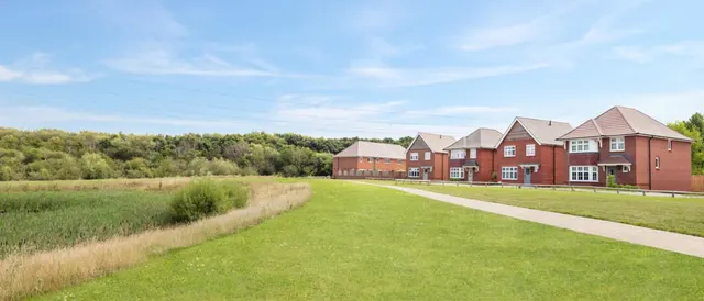 Eagle Gate, Amington Garden Village, photo 2