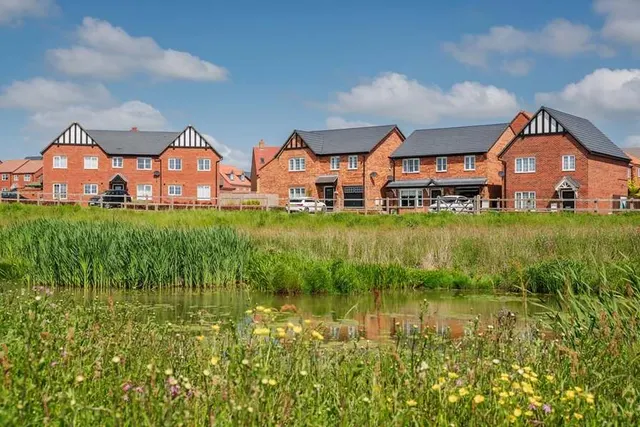 Melton Manor, photo 2