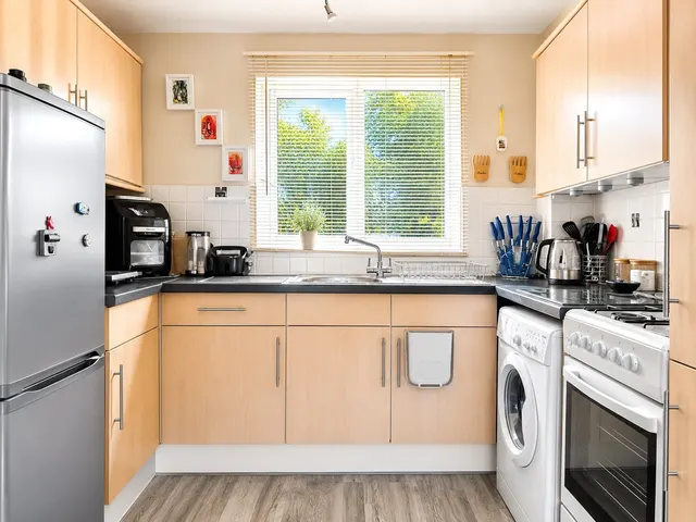Photo 2 — Elizabeth Crescent, Stoke Gifford, Bristol, BS34