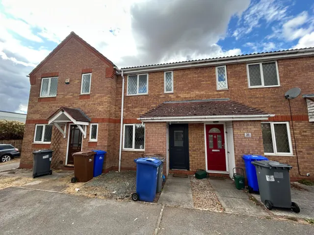 Ratcliffe Av, Burton Upon Trent, DE14, photo 1