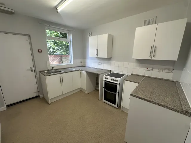 Princes Ave, L8, photo 1