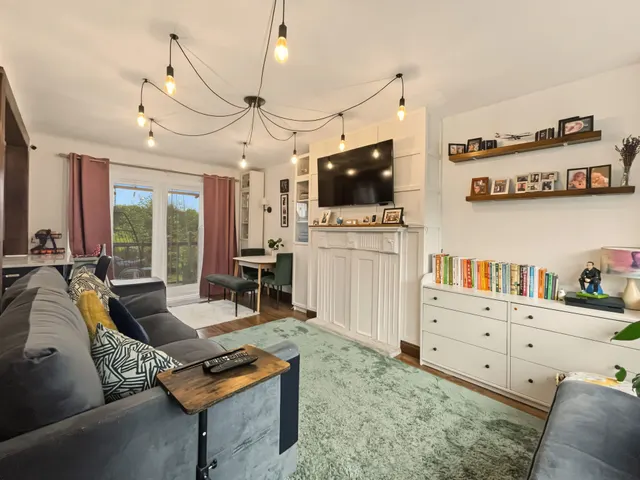 Heywood Road, Prestwich, M25, photo 3