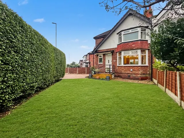 Heywood Road, Prestwich, M25, photo 1