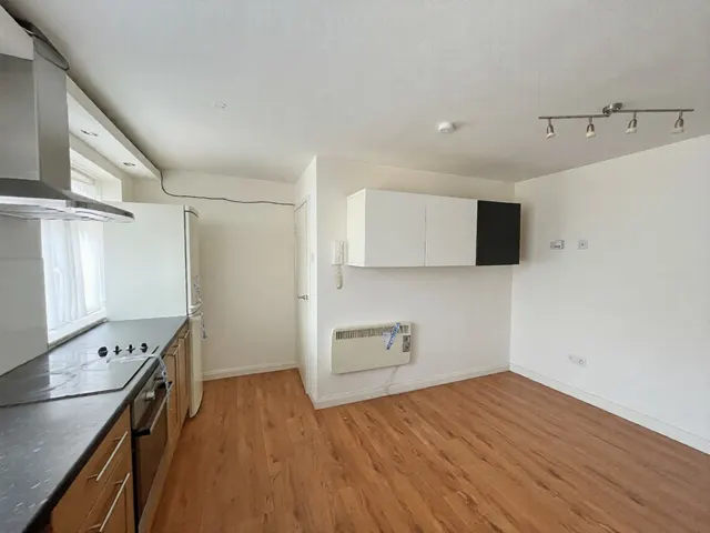 Horsenden Lane North, Greenford, UB6, photo 2