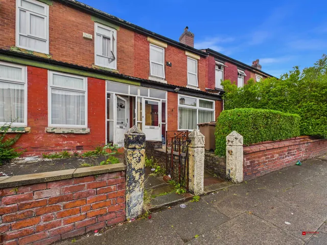 Wellington Street West, Salford, M7, photo 1