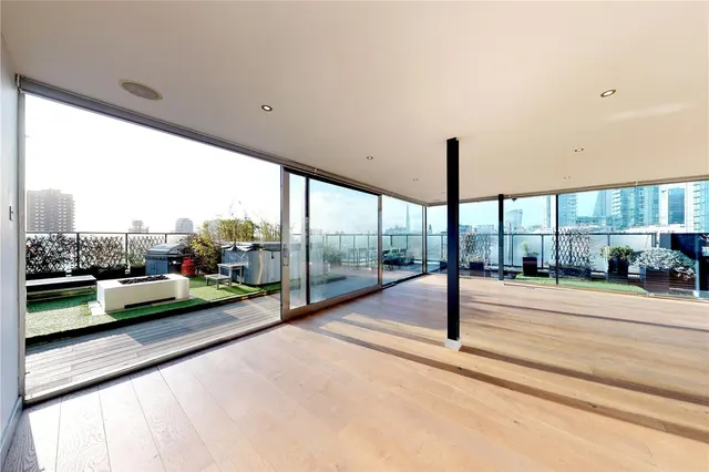 Boyd Street, London, E1, photo 2
