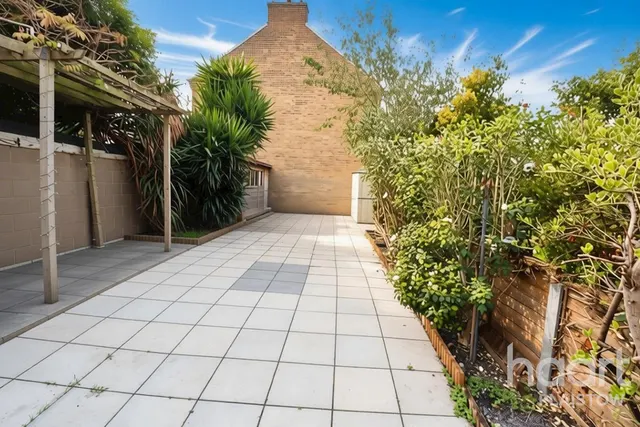 Cumberland Road, London, E13, photo 3