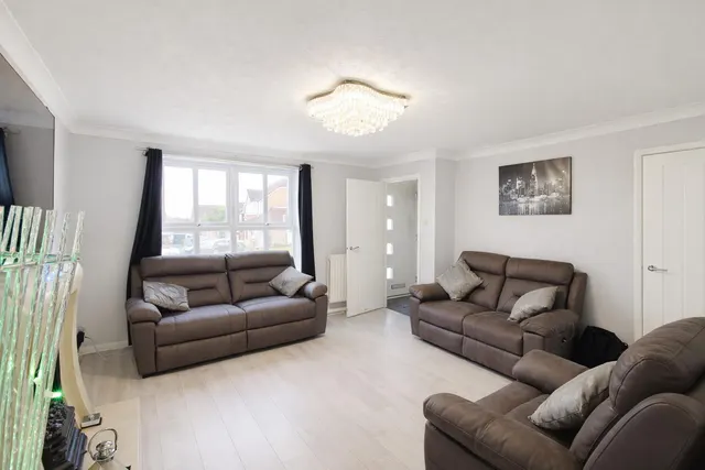 Dahlia Close, Darwen, BB3, photo 3