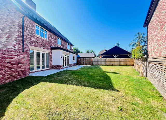 Photo 3 — Crofton View, Stubbington