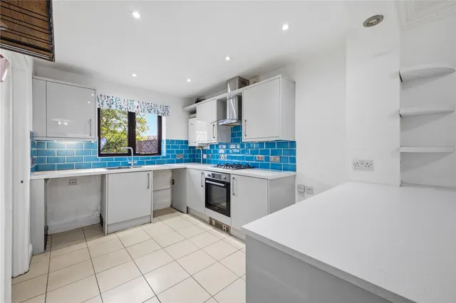 Cottesloe Close, Bisley, GU24, photo 3