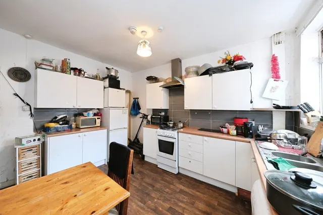 Myrtle Avenue, Nottingham, NG7, photo 3