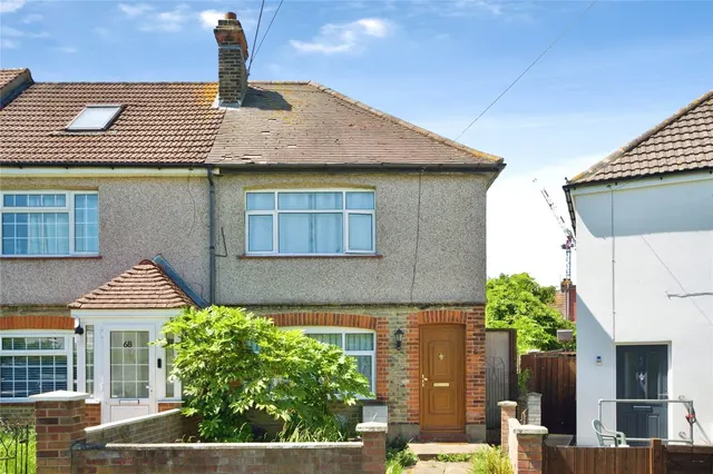 Clitterhouse Road, London, NW2, photo 1