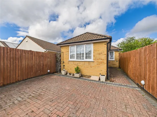 Two Mile Hill Road, Kingswood, BS15, photo 1