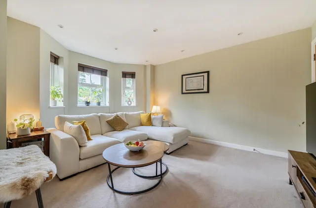Photo 2 — Wiltshire Road, Wokingham, Berkshire, RG40 1EP