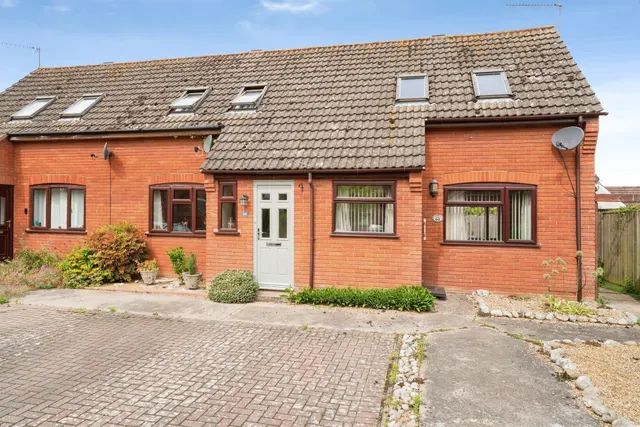 Charles Road, Holt, NR25, photo 1