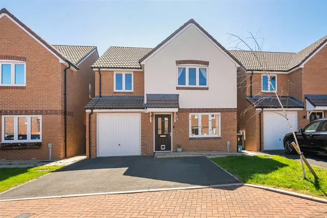 Meteor Row, Grove, Wantage, OX12 0PG, photo 1