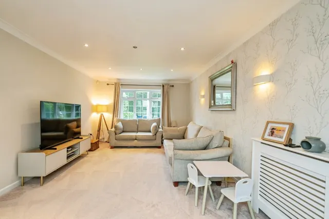 Grange Court, Bognor Regis, PO21, photo 3