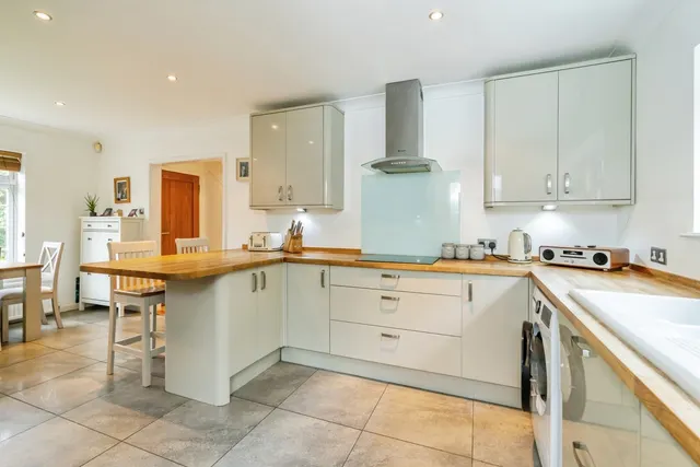 Grange Court, Bognor Regis, PO21, photo 2